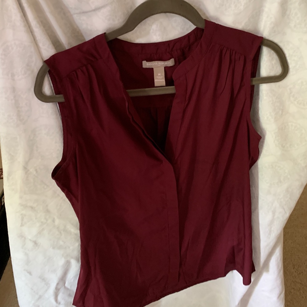 Maroon tank